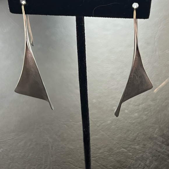 Etched Sterling Silver dangle earrings - Picture 8 of 8